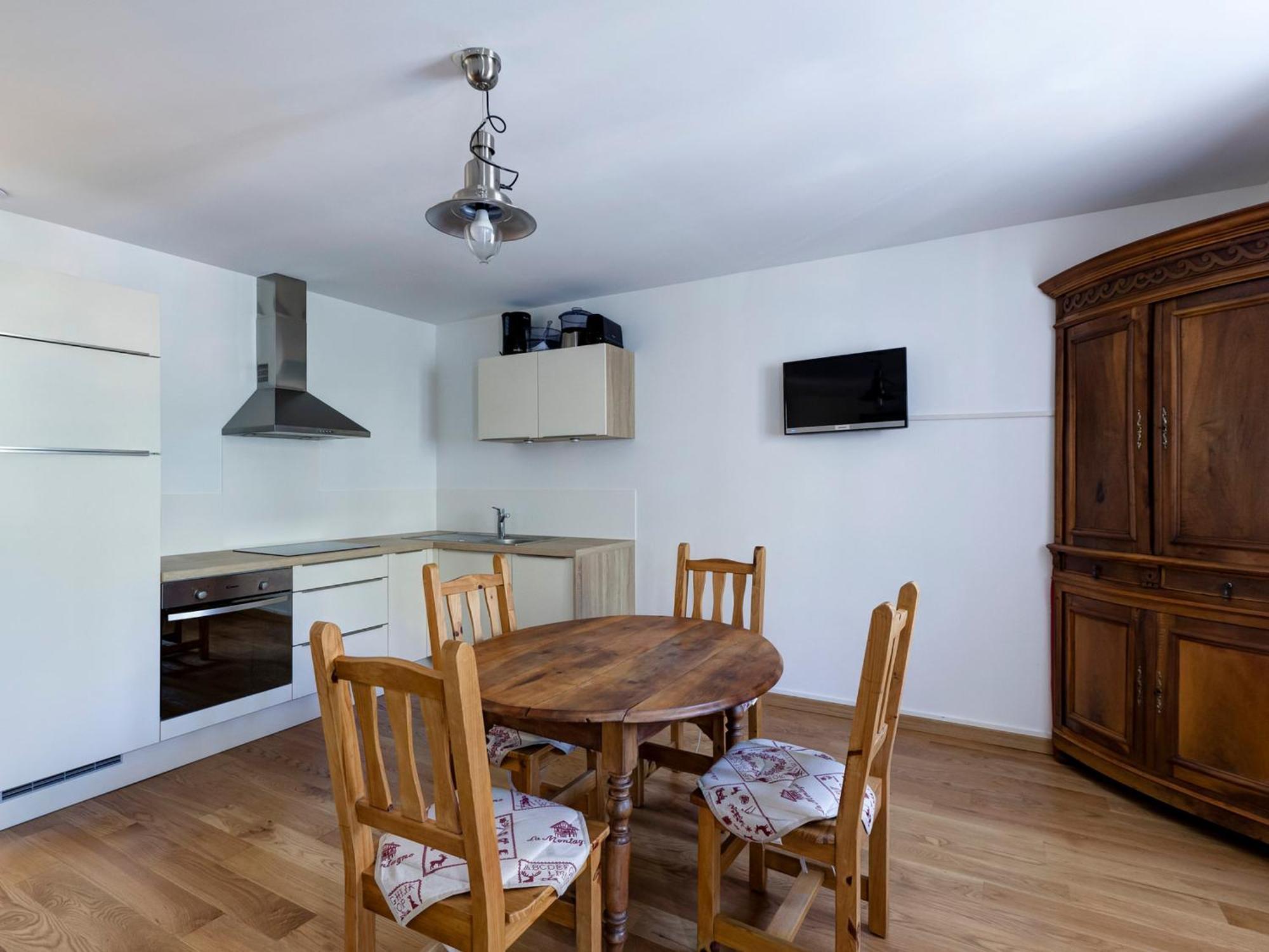 Appartement Neuf 2* Au Centre De Brides Avec Terrasse, Proche Telecabines Et Commerces - Fr-1-512-41 מראה חיצוני תמונה