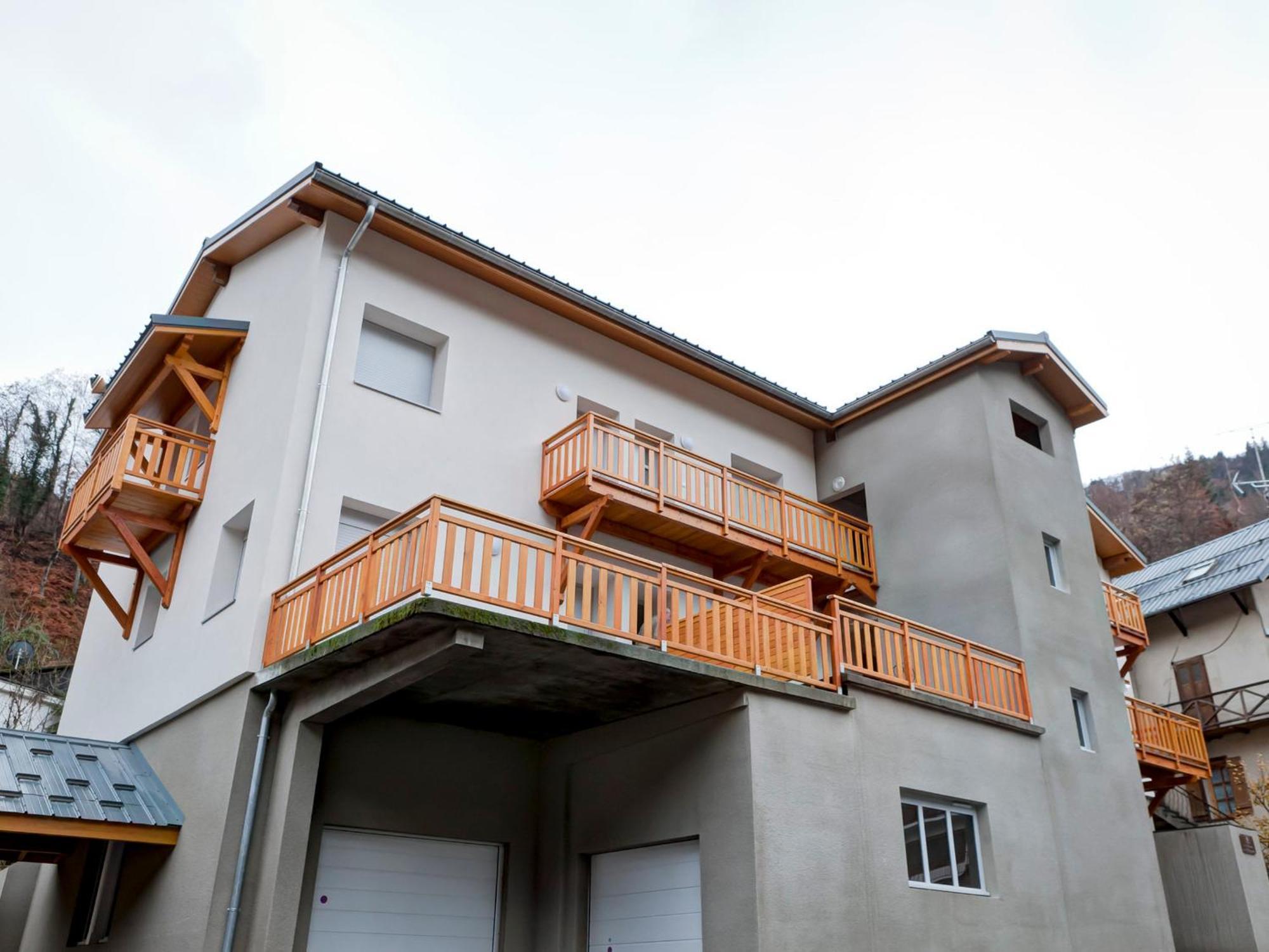 Appartement Neuf 2* Au Centre De Brides Avec Terrasse, Proche Telecabines Et Commerces - Fr-1-512-41 מראה חיצוני תמונה